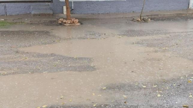 Mardinde sağanak nedeniyle cadde ve sokaklar göle döndü