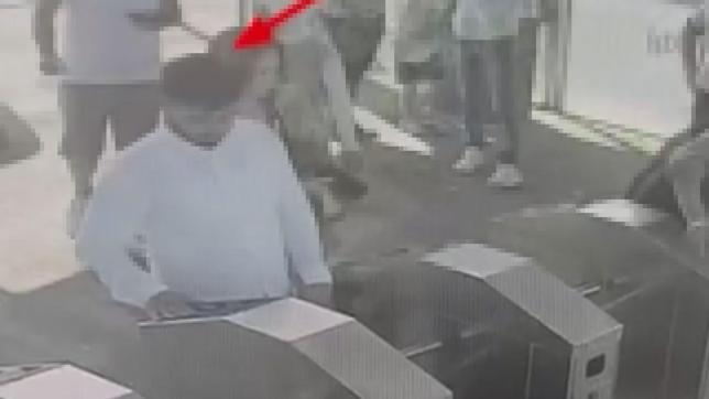 Beylikdüzünde 1 kişinin öldüğü metrobüsteki yan bakma kavgası kamerada