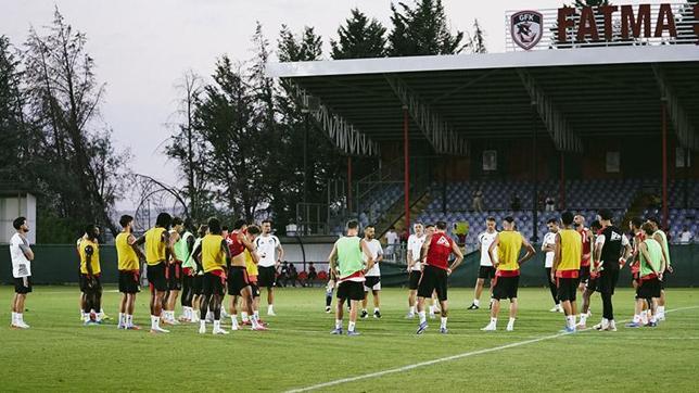 Gaziantep FK Başkanı Memik Yılmaz: Niyetimiz güzel bir futbol izlettirmek