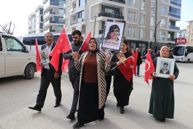 Evlat eylemine katılan anne: Çocuklarımızı söke söke PKK’dan alacağız