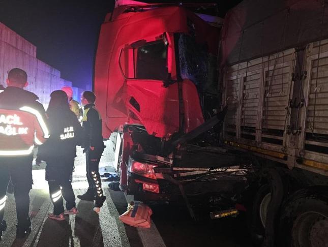 Bursada 2 TIR çarpıştı: 1 ölü