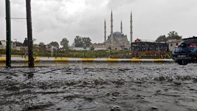 Trakya için kuvvetli yağış ve fırtına uyarısı