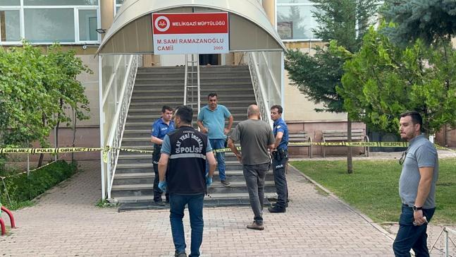 Camideki cinayetin güvenlik kamerası görüntüleri ortaya çıktı