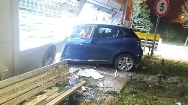 Silivride otomobil KGMye ait kantar binasına çarptı; görevli personel öldü