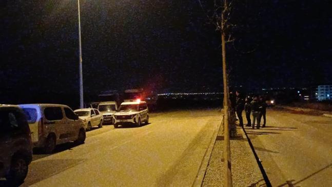 5inci kattaki dairenin balkonuna yorgun mermi isabet etti