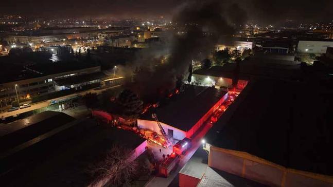 Bursada tekstil fabrikasının deposunda yangın