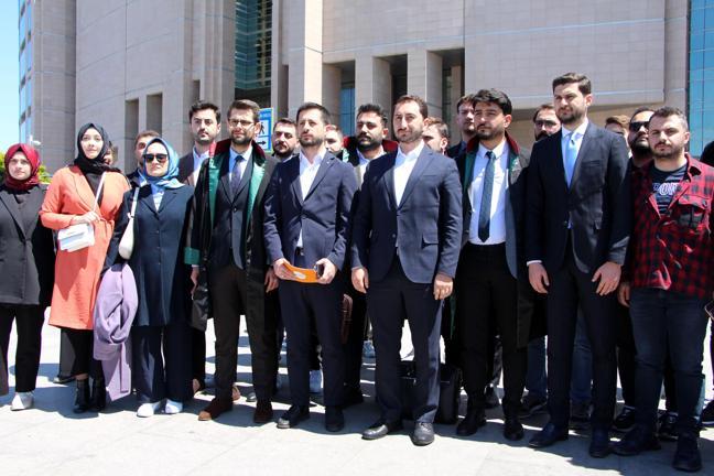 AK Parti İstanbul Gençlik Kollarından silah dağıtımı paylaşımına suç duyurusu