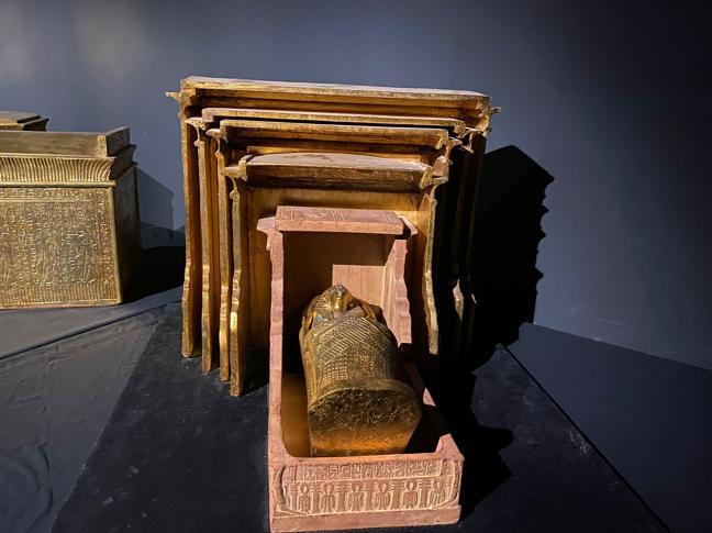 TutAnkhAmun’un Hazineleri Sergisi, Akvaryumda açıldı