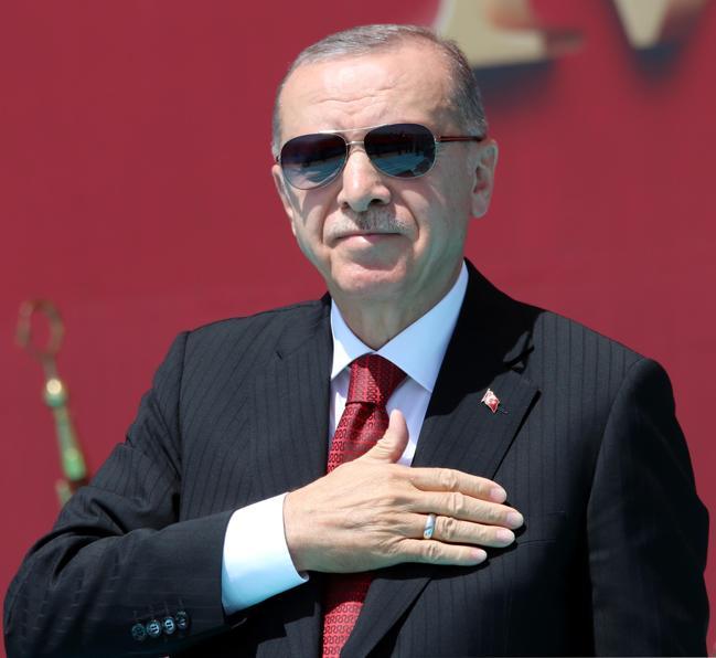 Erdoğan: Vatanımızı bölmeye, devletimizi yıkmaya çalışan hiç kimsenin gözünün yaşına bakmayacağız