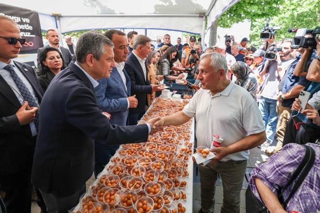 Özgür Özel: Adalet tutuklandı