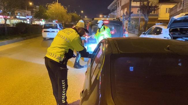 Ehliyetsiz yakalanınca hastaneye gittiğini öne sürdü; 18 bin 678 TL ceza kesildi