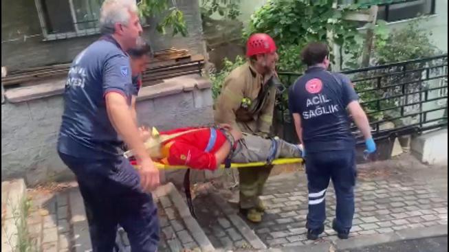 Üsküdarda akaryakıt tankeri devrildi