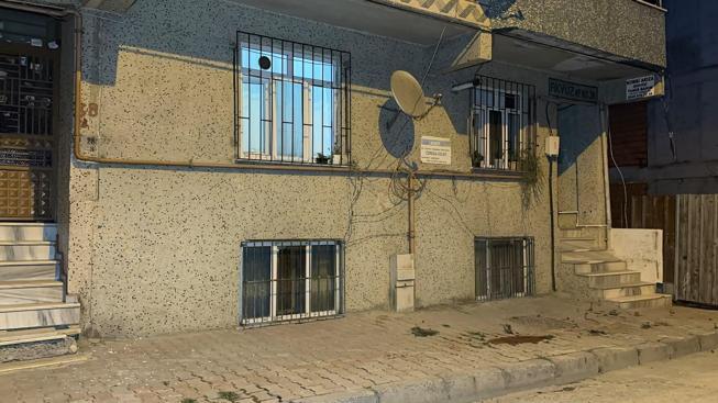 Sultangazide kolonlarından ses gelen 5er katlı 2 bina tahliye edildi