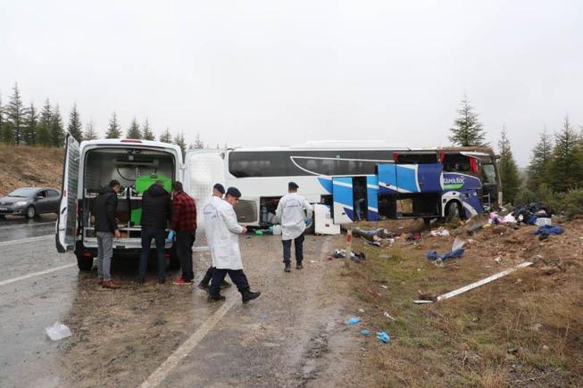 Eskişehir’de yolcu otobüsü takla attı; 1 ölü, 42 yaralı