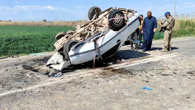 Şanlıurfada 2 otomobil çarpıştı; 3 ölü, 2 yaralı