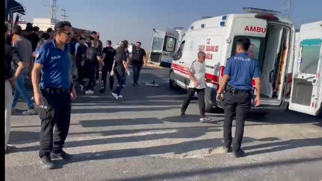 Özel halk otobüsü ile TIR çarpıştı: 1 ölü, 9 yaralı