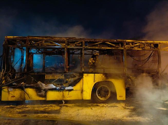 Bahçelievler Basın Ekspres Yolunda İETT otobüsü alev alev yandı