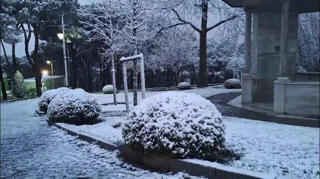 İstanbulda kar yağışı etkili oluyor