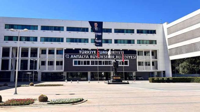 Antalya Büyükşehir Belediye Başkanı Böcek tutuklandı