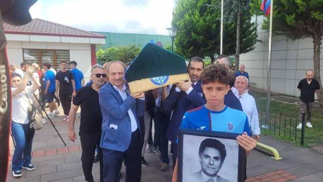 Trabzonsporun eski başkanı Ahmet Salih Erdem’e tören