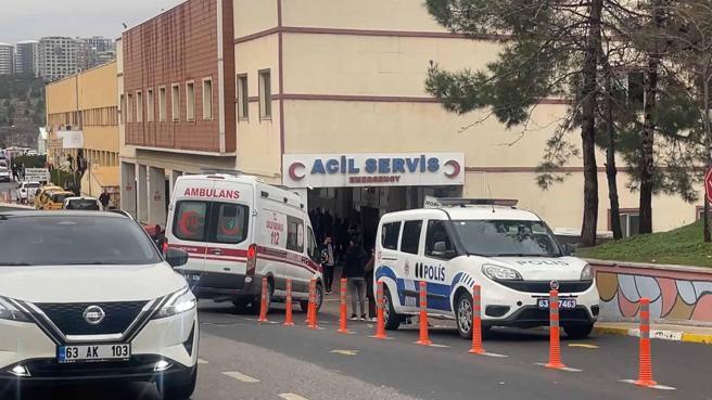 Şanlıurfada 2 otomobil çarpıştı; 3 ölü, 2 yaralı
