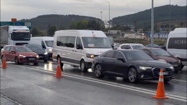 İstanbulda yağışla birlikte meydana gelen kazalar, trafik yoğunluğuna neden oldu