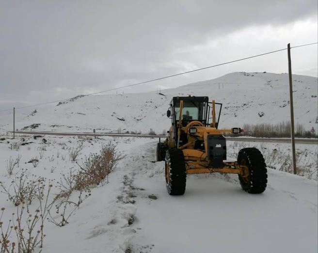 Vanda kar nedeniyle 163 yerleşim yerinin yolu kapandı