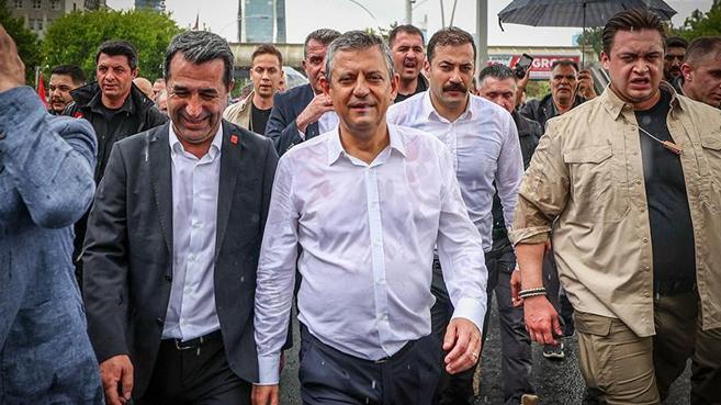 CHP Genel Merkezinde tahliye gerginliği