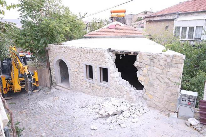 Kapadokyada kaçak restoran yıkıldı