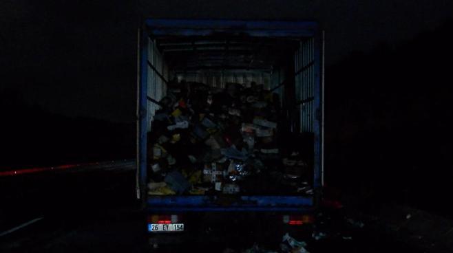 Kuzey Marmara Otoyolu’nda seyir halindeki kamyon alev aldı