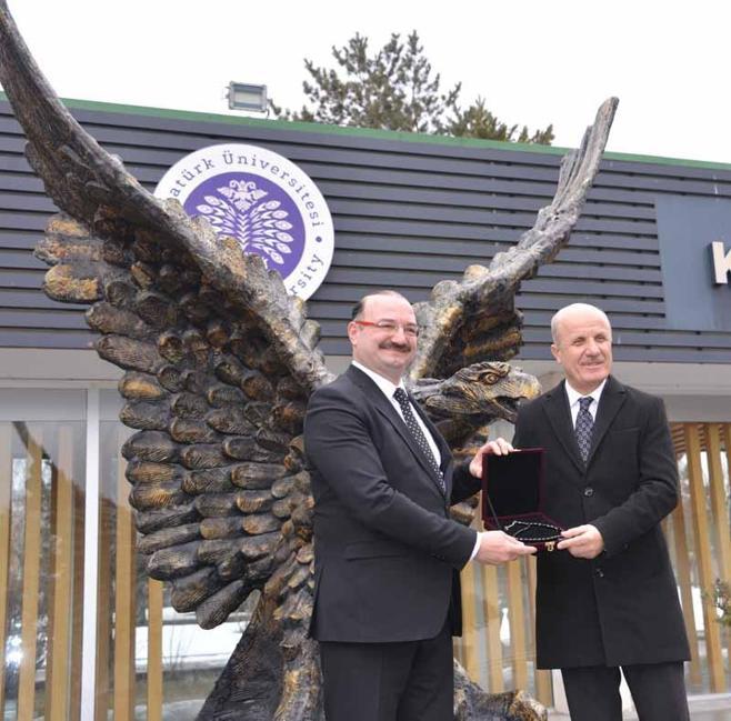 YÖK Başkanı Özvar: Öğrencilerimizi gerçek hayat problemleriyle temas ettiren eğitim modelini gerekli görüyoruz