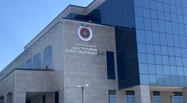 Borcunu ödemediği için icra takibi başlatan avukatı öldürdü, kız kardeşini yaraladı