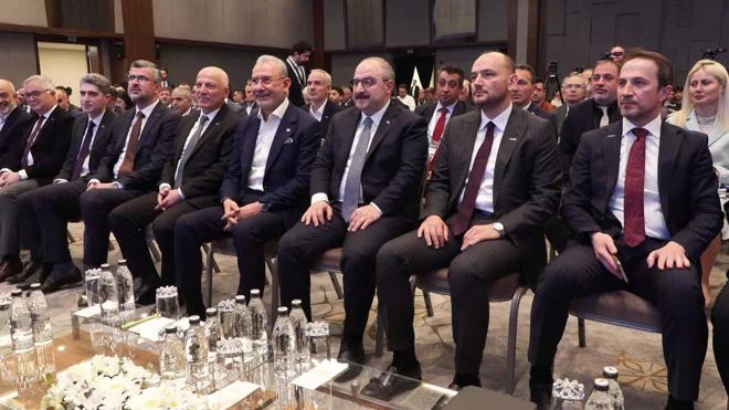 Mustafa Varank: Bizler yatırımın, yerli ve milli üretimin derdindeyken birileri bunları baltalamanın derdinde