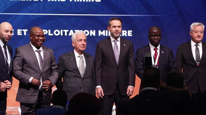 Bakan Bayraktar: 2028de Türkiyenin 17 milyon hanesine enerji sağlamayı hedefliyoruz
