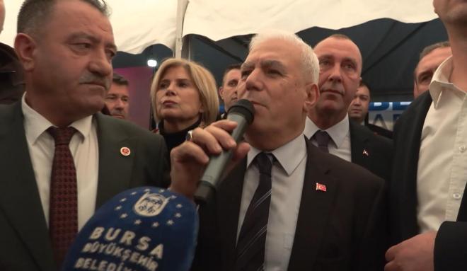 Bursa Büyükşehir Belediye Başkanı Bozbey’e saldırı girişimi; o anlar kamerada