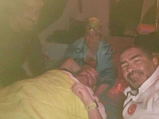 Türk yüzücüler Pasifik Okyanusunda köpek balığı saldırısına uğradı