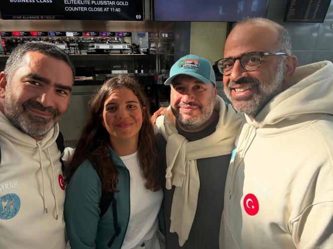 Türk yüzücüler Pasifik Okyanusunda köpek balığı saldırısına uğradı