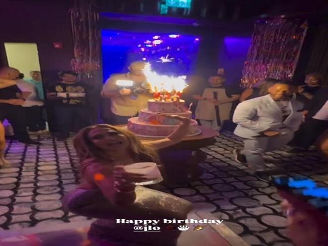 Jennifer Lopez, Antalyada konser verip doğum gününü kutladı