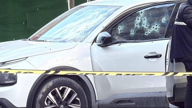 Kağıthanede otomobile silahlı saldırı