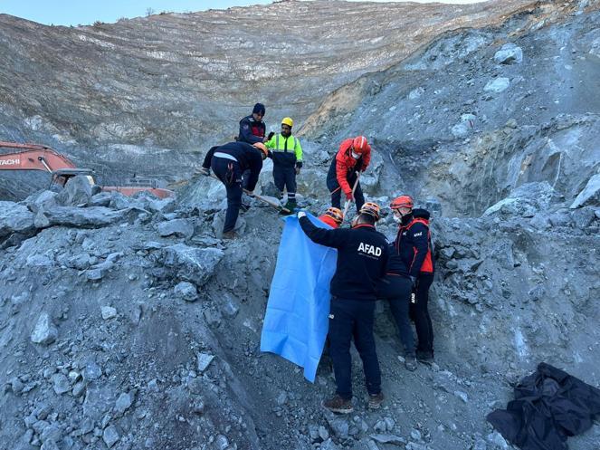 Göçük altında kalan şantiye müdürünün 28inci günde cansız bedenine ulaşıldı