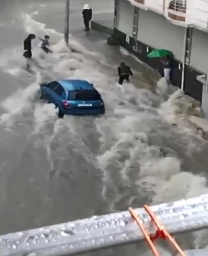 Esenyurtta yine su baskınları