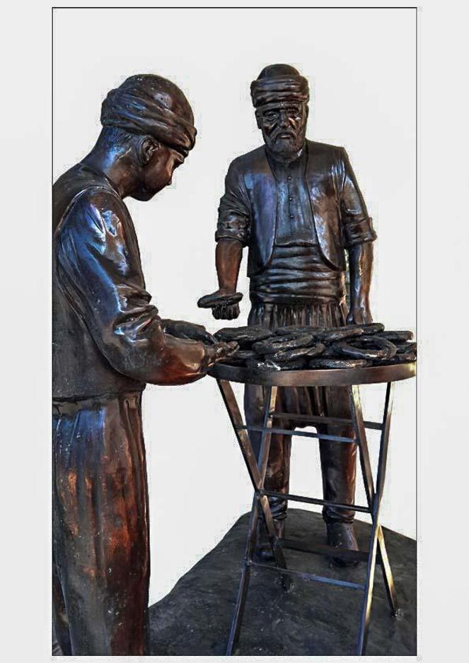 Eminönünde bronz simitleri çalınan heykelin sanatçılarından Burnazoğlu: Tekrar yapması 1 ayı alır