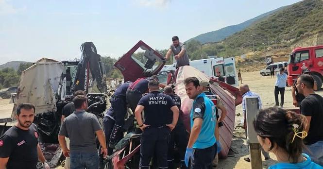 Freni patlayan vinç uçuruma yuvarlandı; 2 ağır yaralı