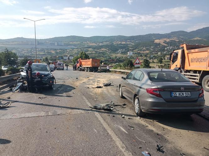 Samsun’da 8 aracın karıştığı zincirleme kaza; 2 yaralı