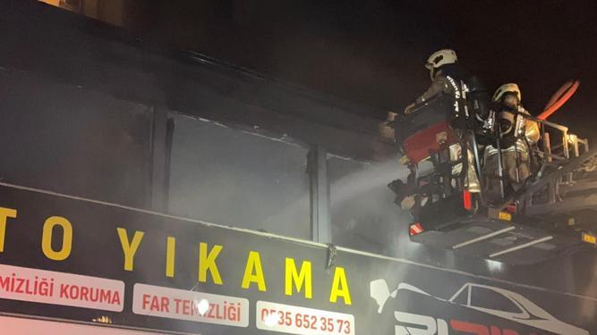 Esenyurt’ta lastikçide başlayan yangın iş yerlerine sıçradı; 6 iş yeri zarar gördü