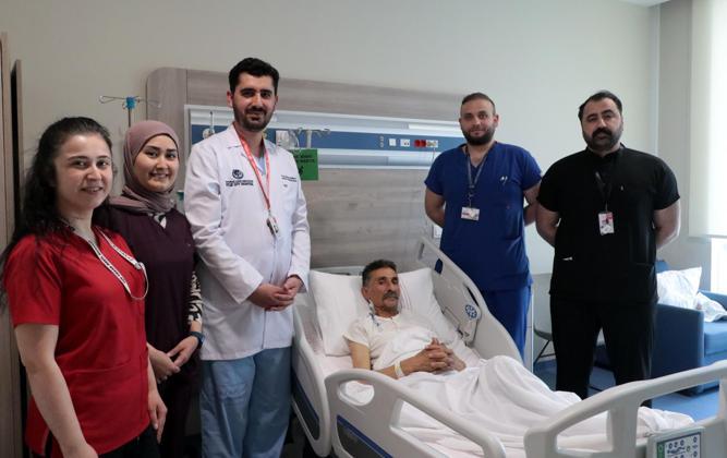 Oğlunun karaciğeriyle hayata tutundu