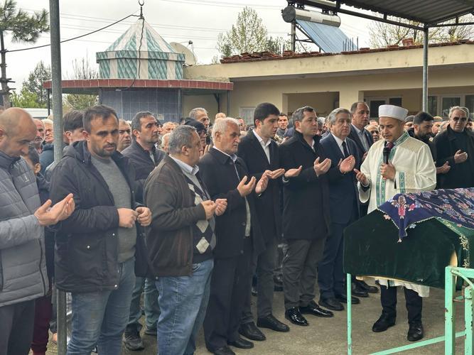Boşanma aşamasındaki eşinin vurduğu Pınar, son yolculuğuna uğurlandı