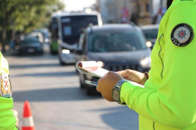 Gereksiz korna çalarken yakalandı, suçu başkasına attı