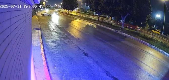 Baba ile oğulun öldüğü kaza güvenlik kamerasında