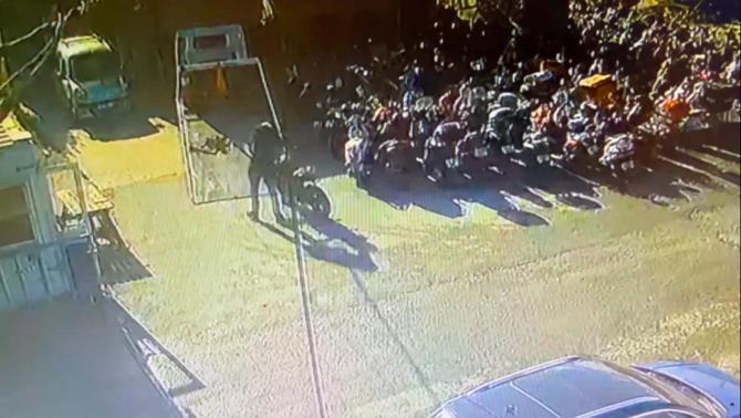 Kağıthanede Yediemin Otoparkında film gibi hırsızlık; hem çaldı hem kaydettirdi